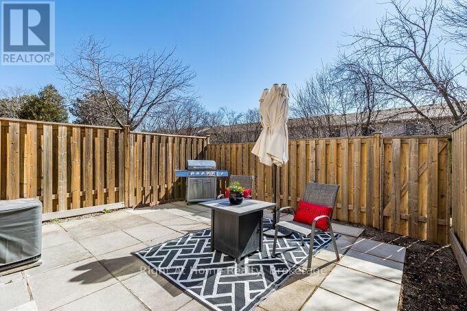 24 - 1528 LANCASTER DRIVE Image 32