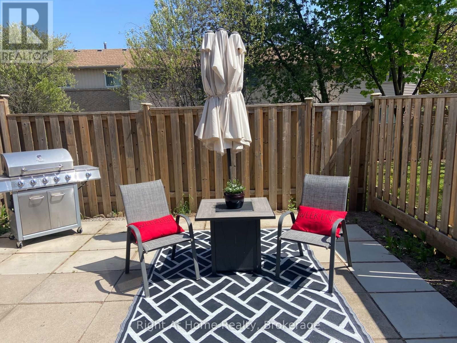 24 - 1528 LANCASTER DRIVE Image 40