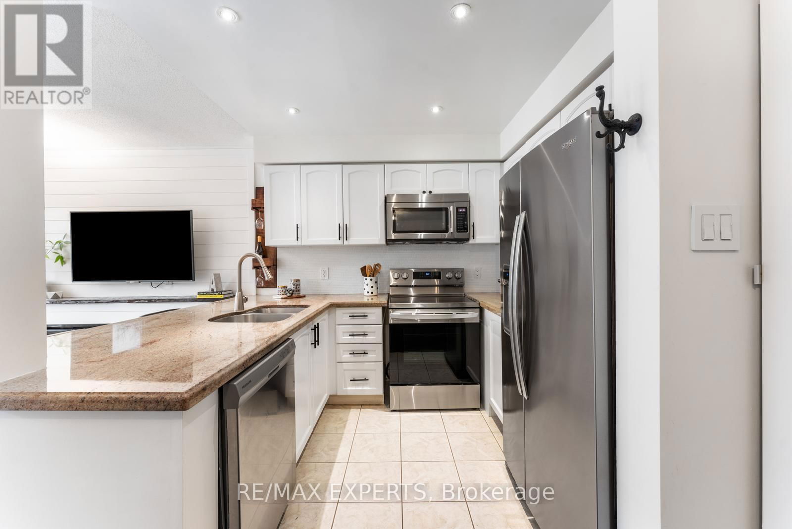 1851 MCCOY AVENUE Image 5