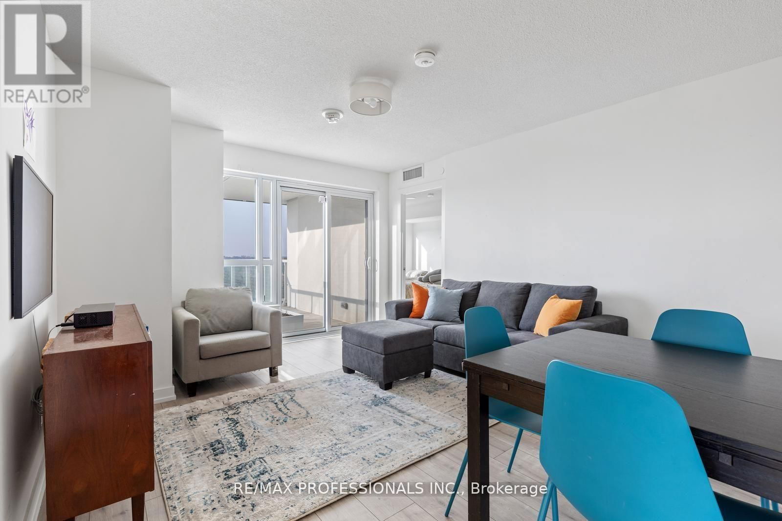 1603 - 10 WILBY CRESCENT Image 2