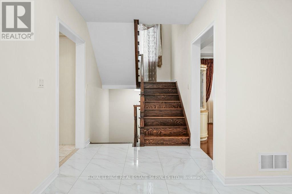 1387 FERNCREST ROAD Image 15