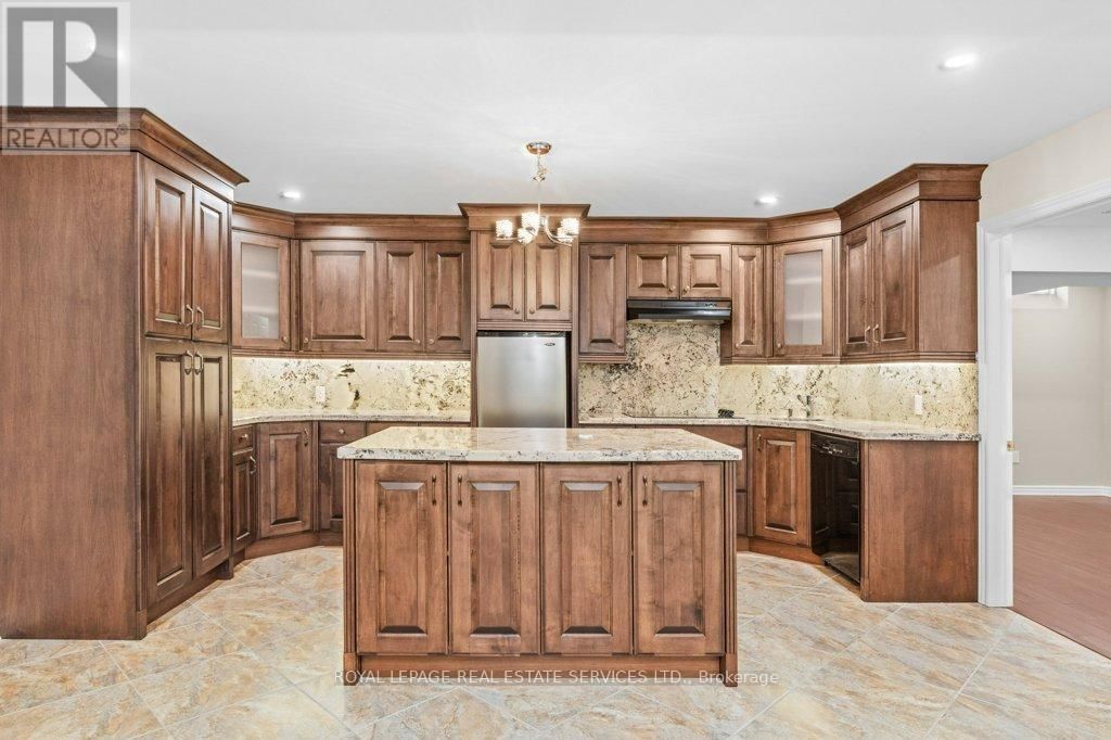 1387 FERNCREST ROAD Image 28