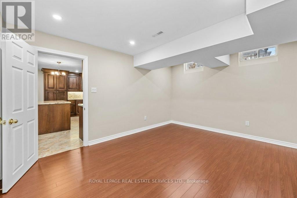 1387 FERNCREST ROAD Image 30
