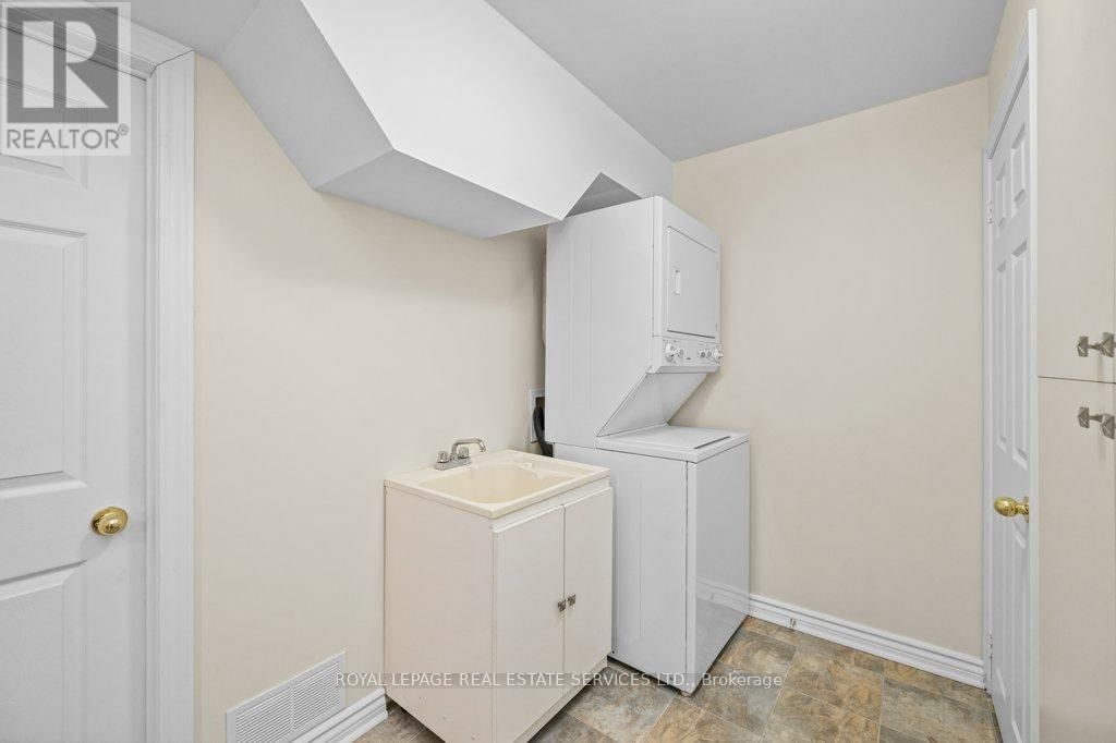 1387 FERNCREST ROAD Image 32