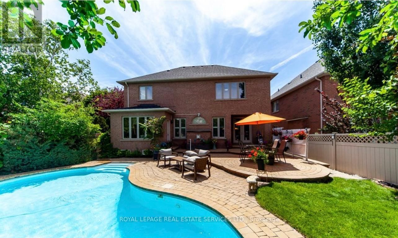 1387 FERNCREST ROAD Image 36