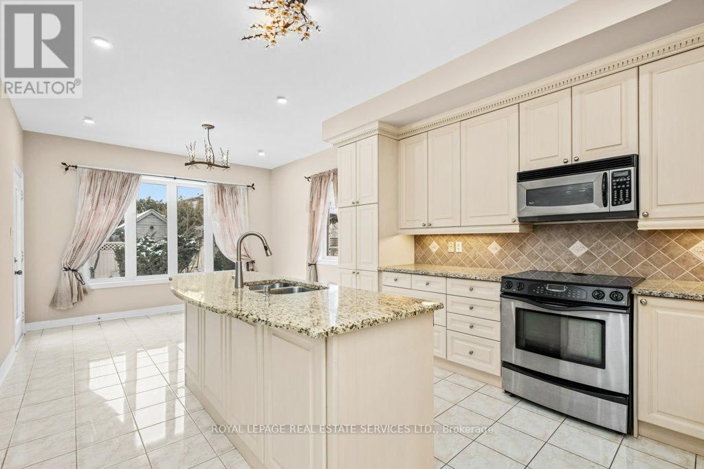 1387 FERNCREST ROAD Image 9