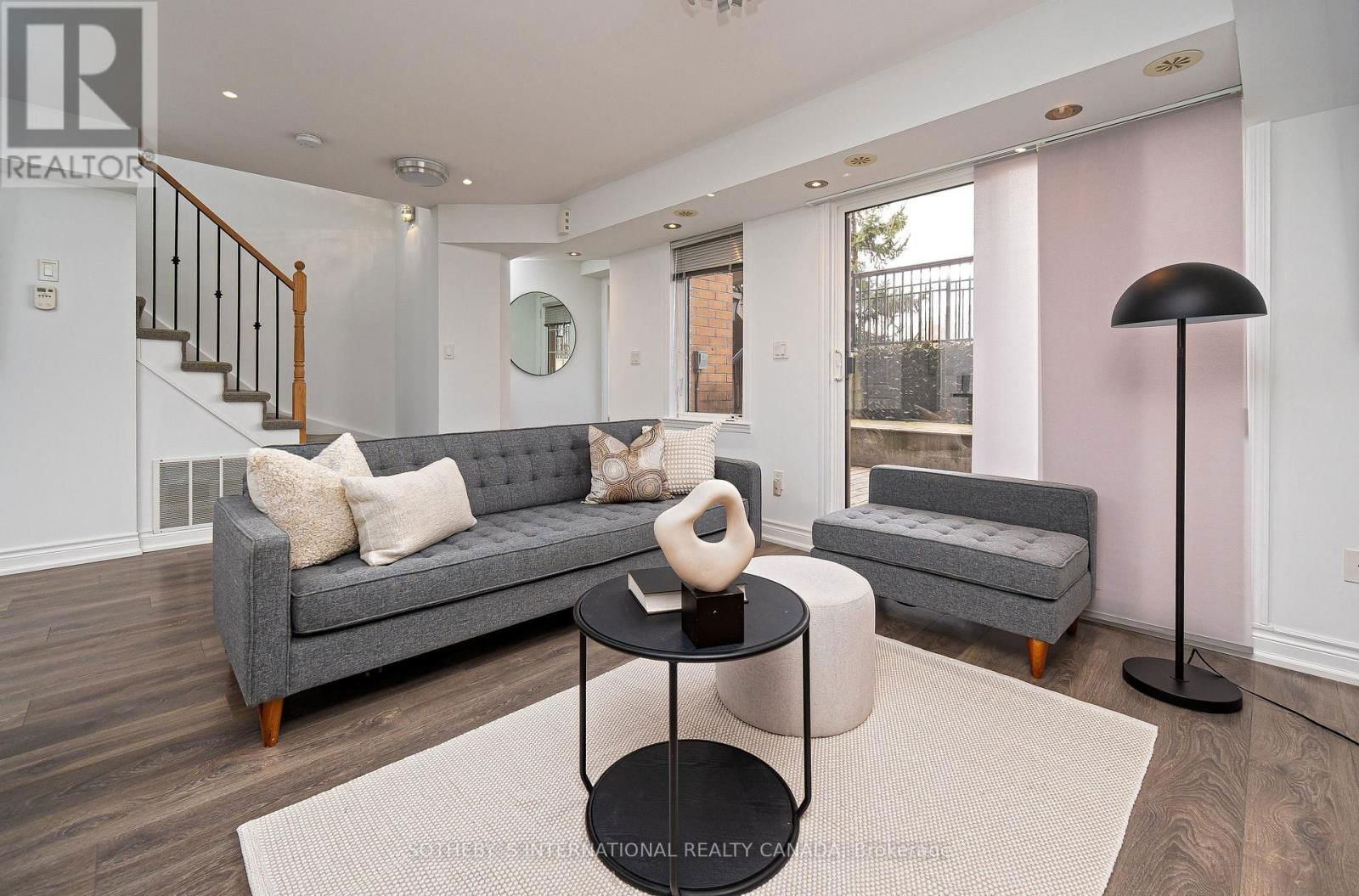 102 - 16 FOUNDRY AVENUE Image 1