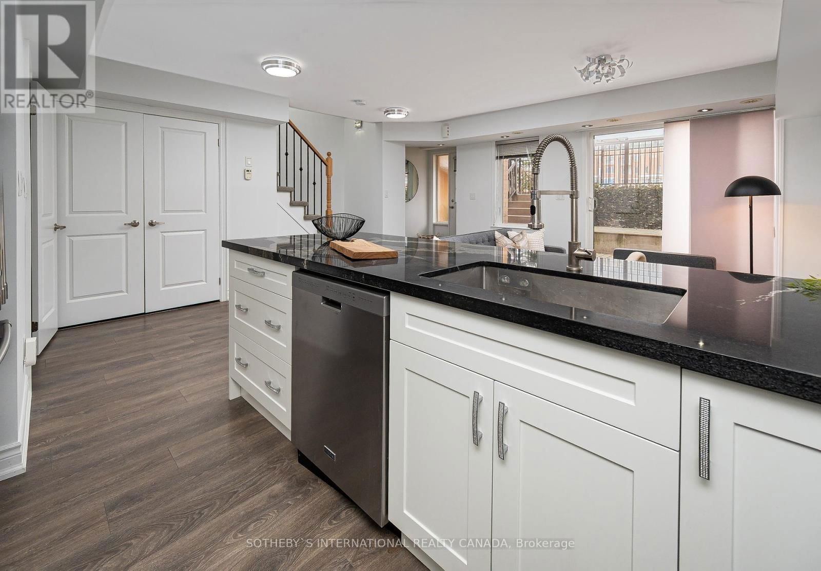 102 - 16 FOUNDRY AVENUE Image 12
