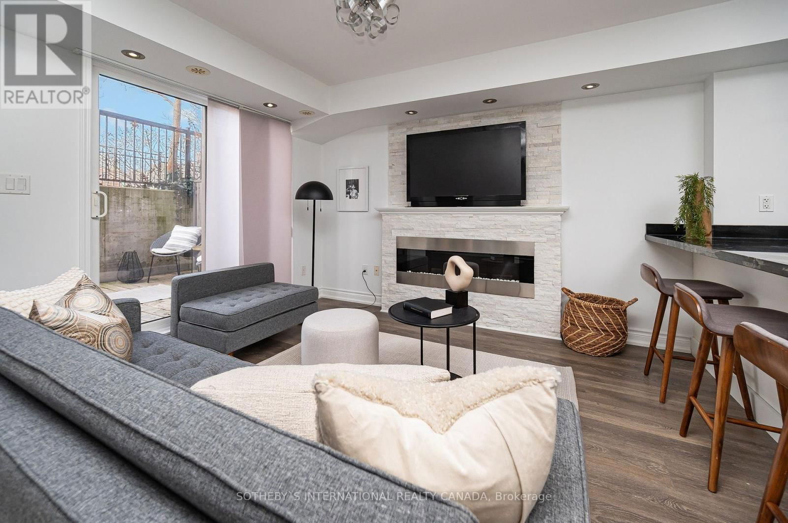 102 - 16 FOUNDRY AVENUE Image 2