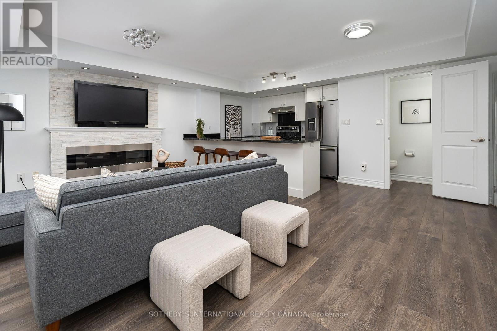 102 - 16 FOUNDRY AVENUE Image 8