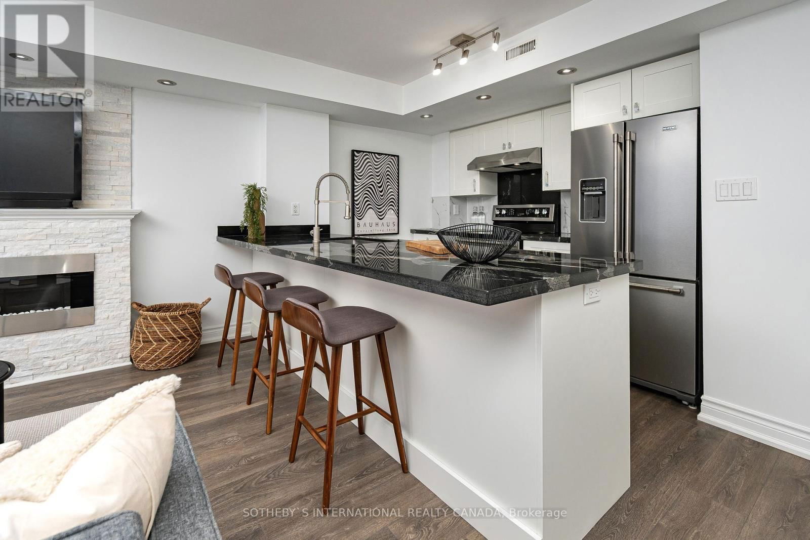 102 - 16 FOUNDRY AVENUE Image 9