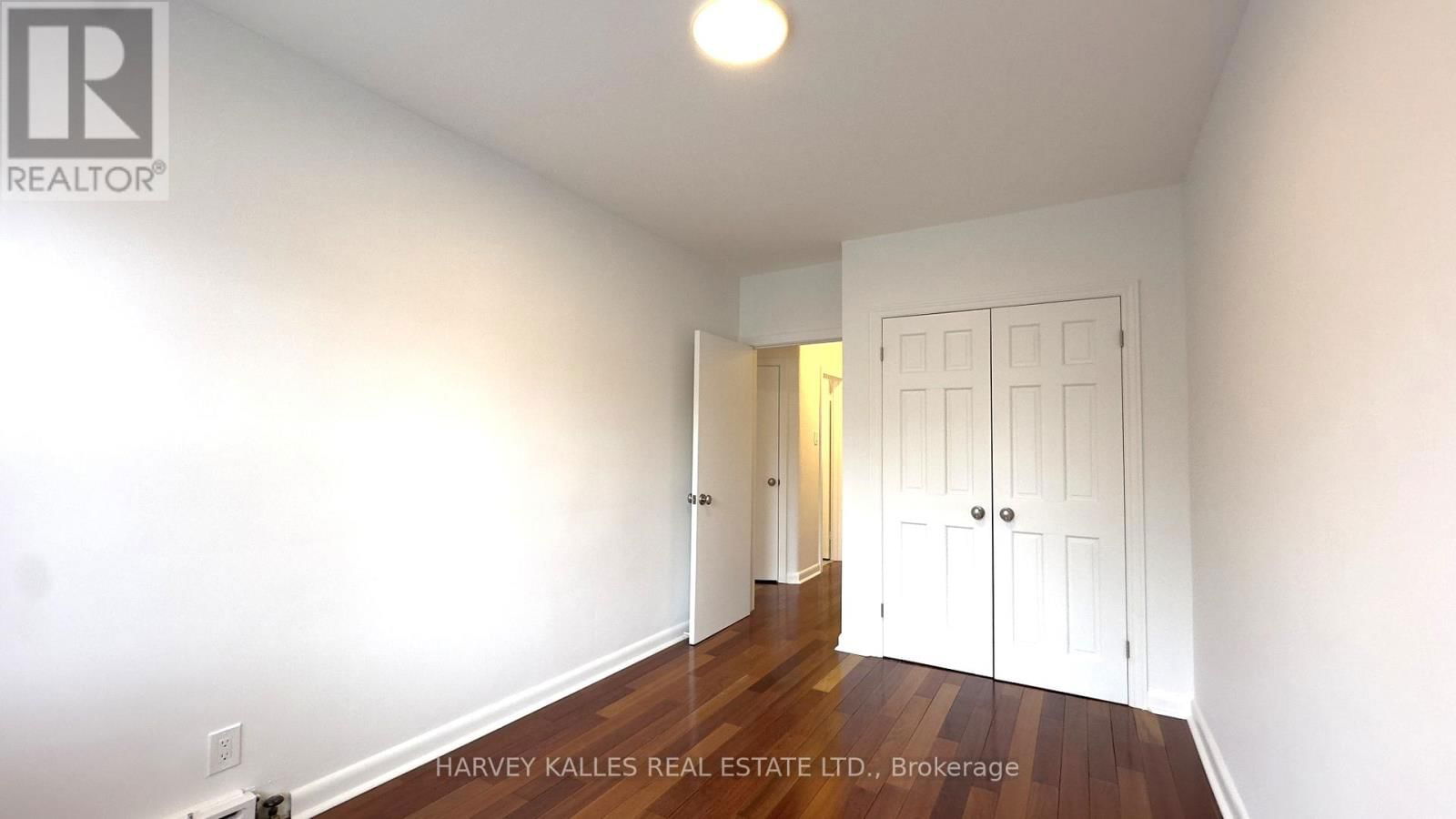 2 - 267 INDIAN GROVE Image 14