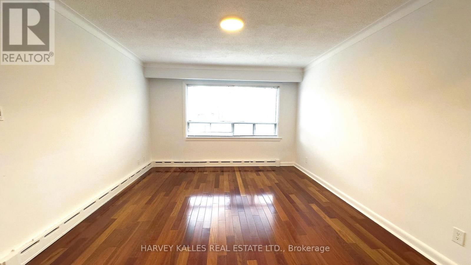 2 - 267 INDIAN GROVE Image 18