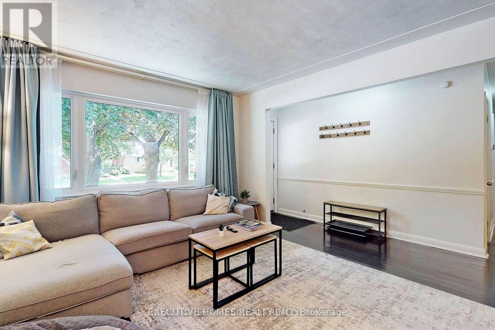 2221 GHENT AVENUE Image 6