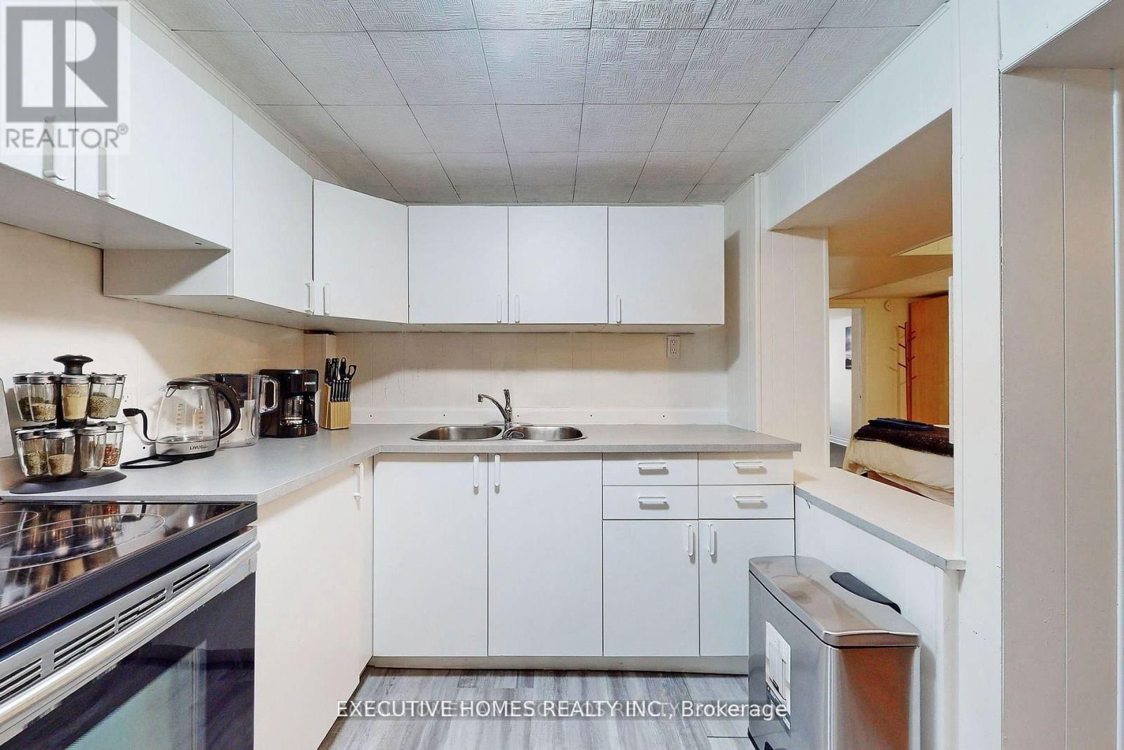 BASEMENT - 2221 GHENT AVENUE Image 10