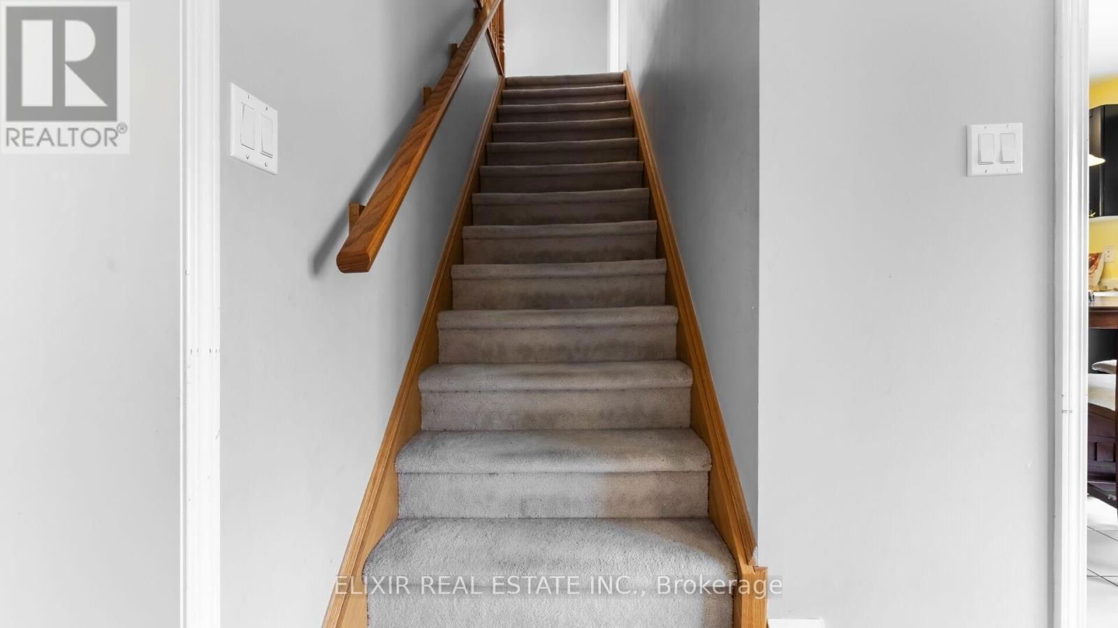 1029 FARMSTEAD DRIVE Image 18
