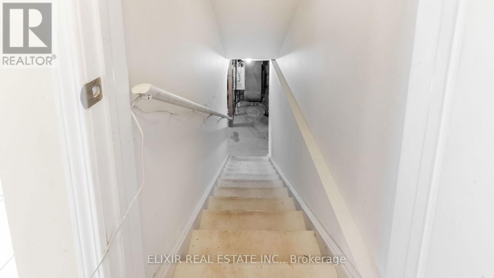 1029 FARMSTEAD DRIVE Image 30