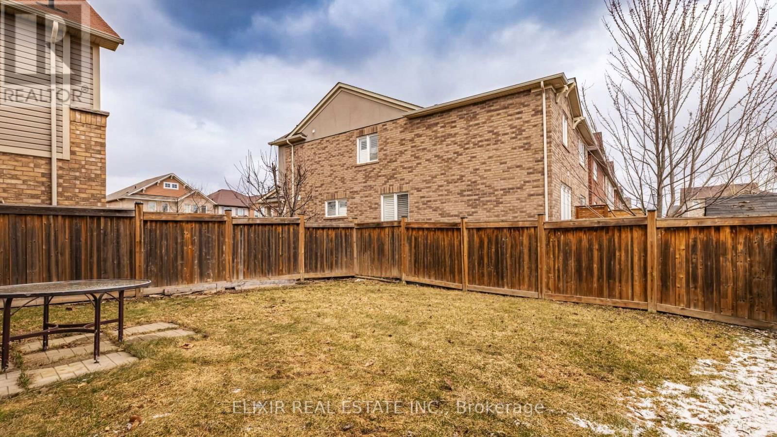 1029 FARMSTEAD DRIVE Image 34