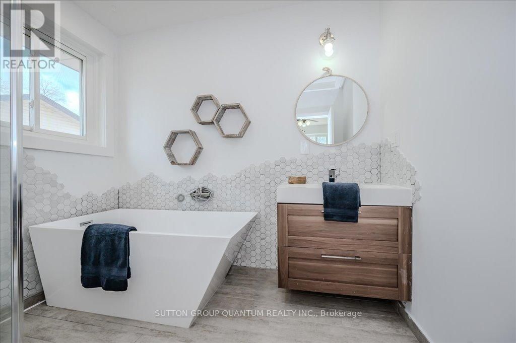 2238 TRUSCOTT DRIVE Image 14
