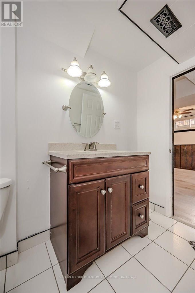 2238 TRUSCOTT DRIVE Image 24