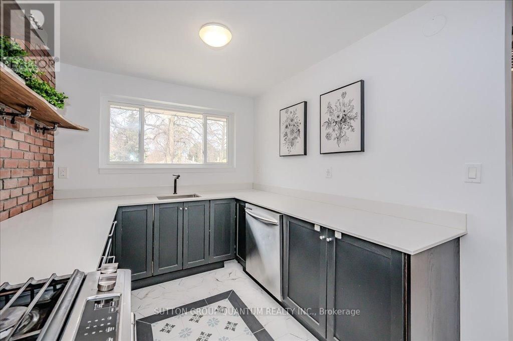 2238 TRUSCOTT DRIVE Image 8