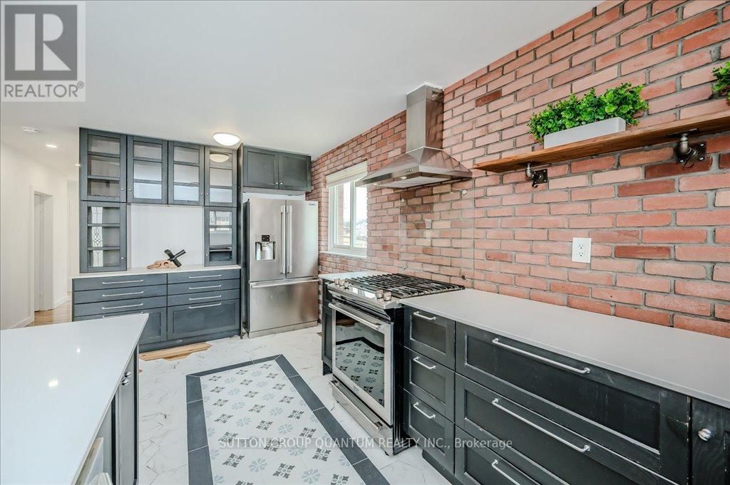 2238 TRUSCOTT DRIVE Image 9