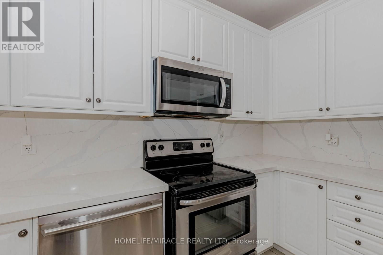 488 LANDSBOROUGH AVENUE Image 12