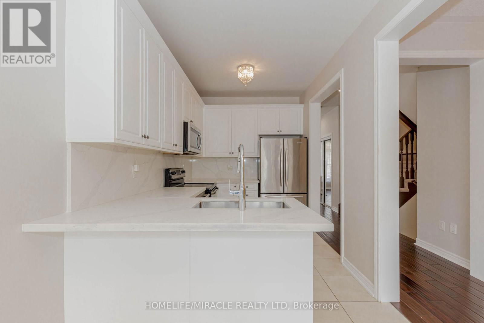 488 LANDSBOROUGH AVENUE Image 14