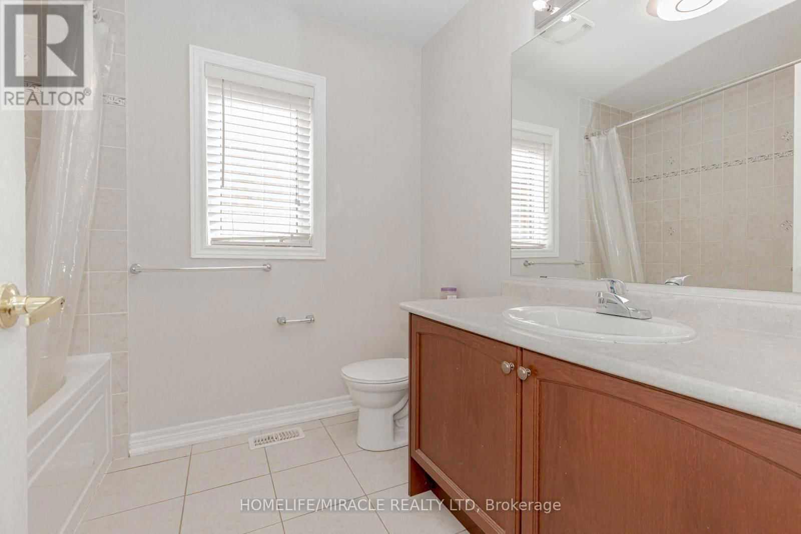 488 LANDSBOROUGH AVENUE Image 32