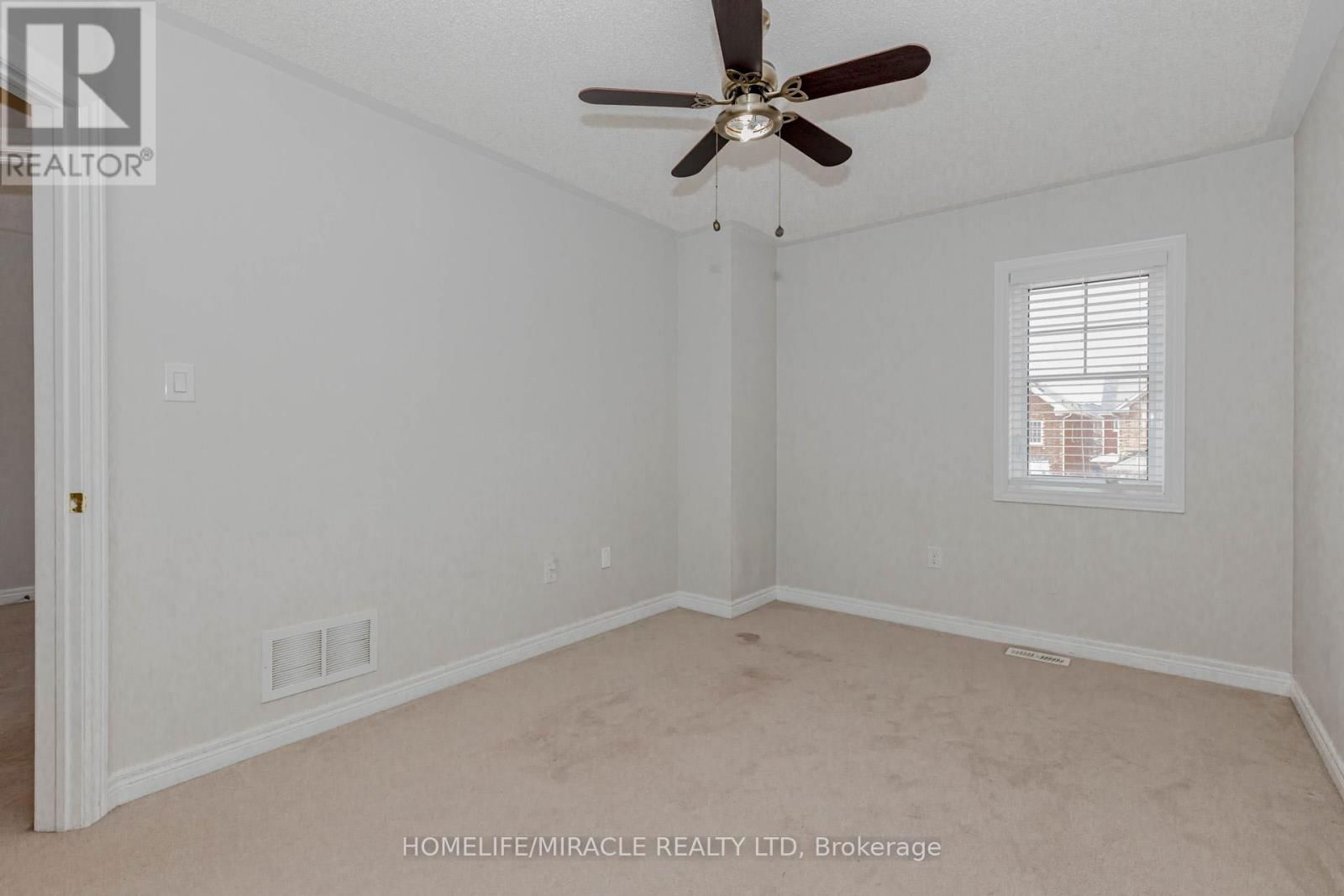 488 LANDSBOROUGH AVENUE Image 35