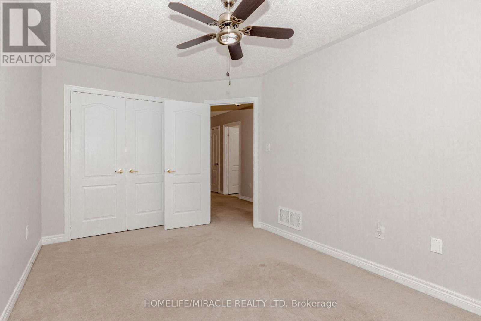 488 LANDSBOROUGH AVENUE Image 36