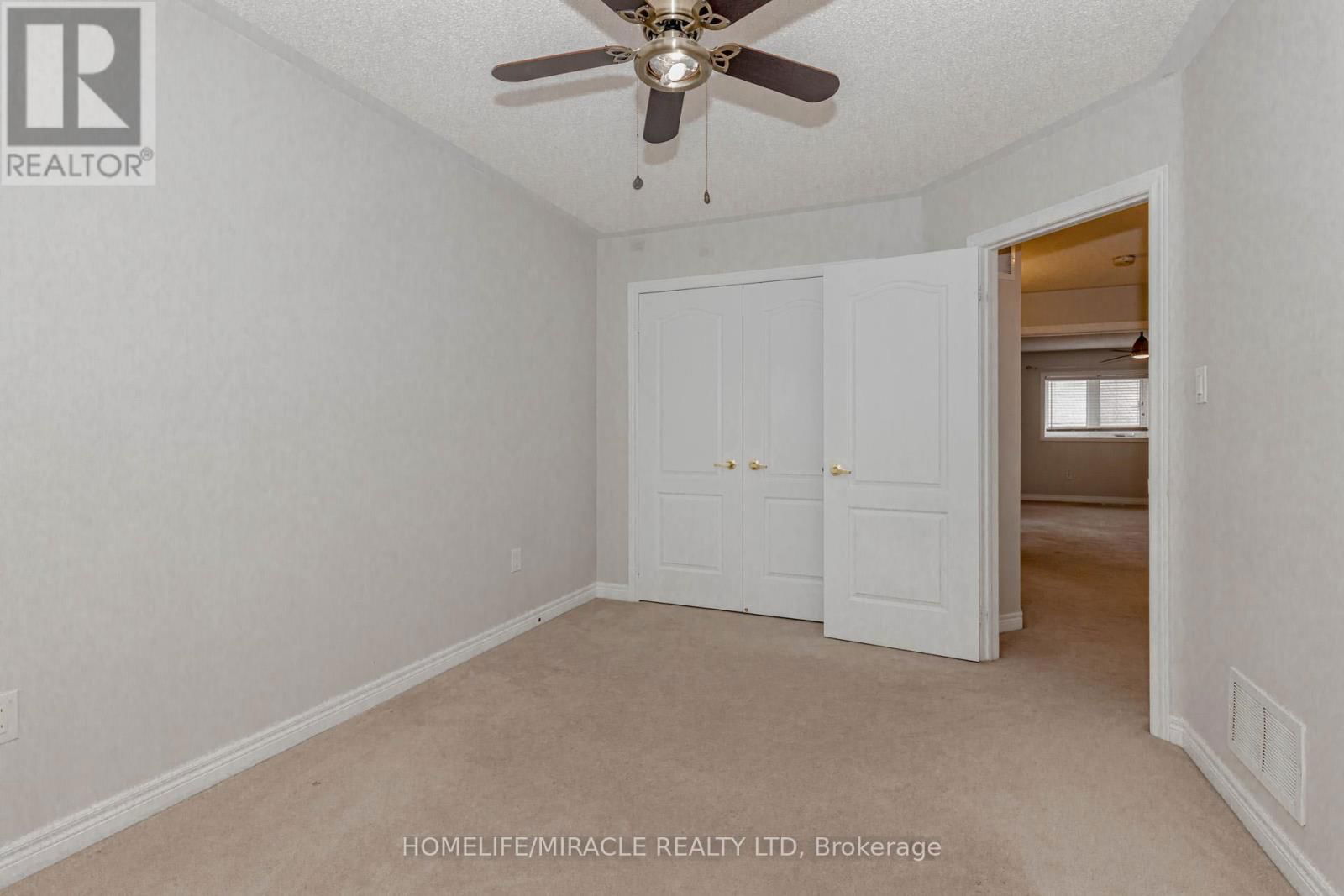488 LANDSBOROUGH AVENUE Image 37