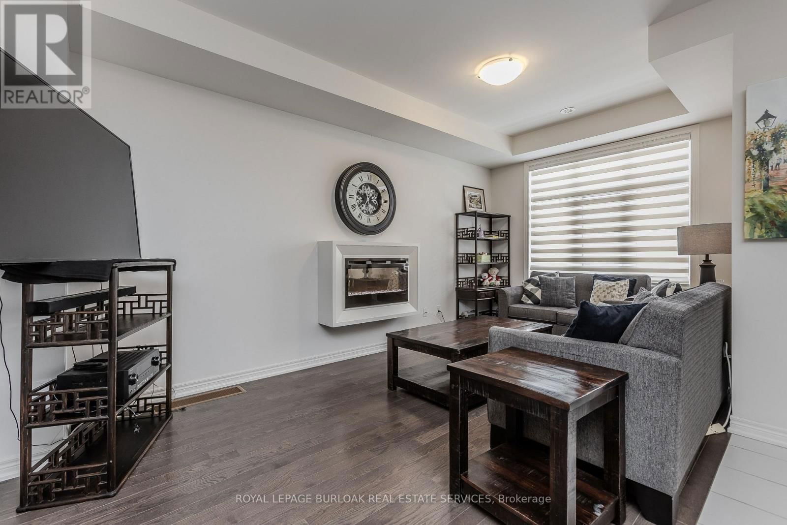 480 SILVER MAPLE ROAD Image 16