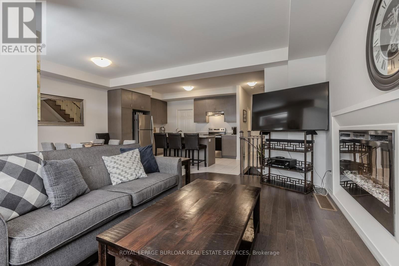 480 SILVER MAPLE ROAD Image 19