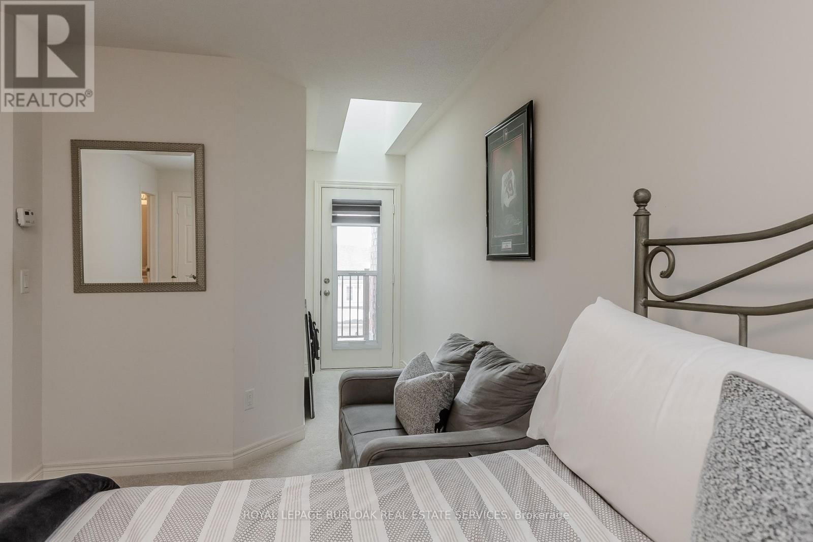 480 SILVER MAPLE ROAD Image 24