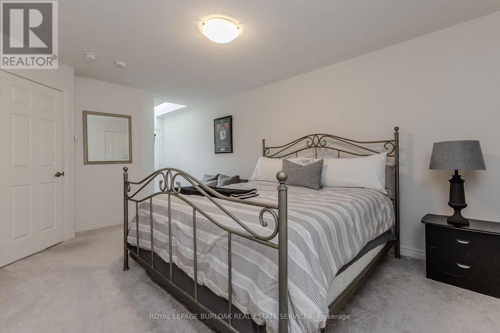 480 SILVER MAPLE ROAD Image 25