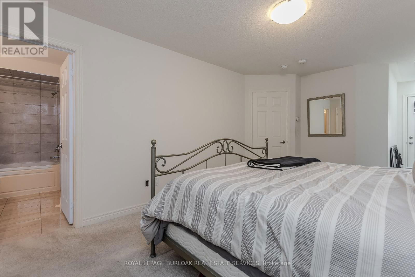 480 SILVER MAPLE ROAD Image 26