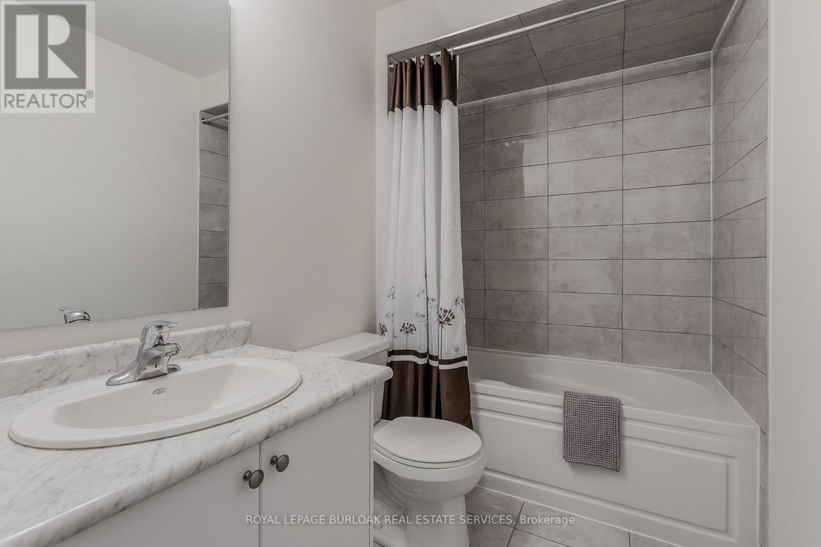 480 SILVER MAPLE ROAD Image 29