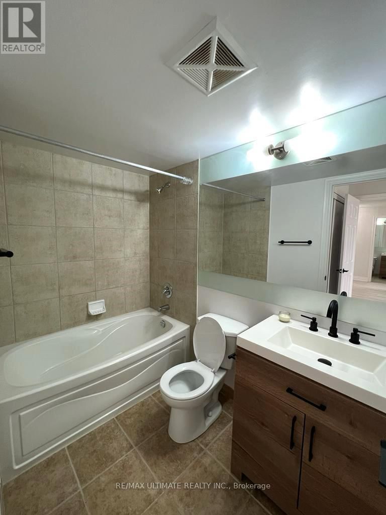 1401 - 310 BURNHAMTHORPE ROAD Image 12