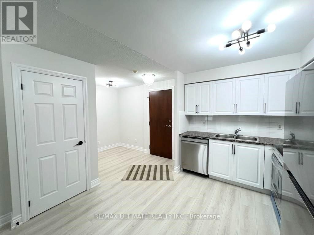 1401 - 310 BURNHAMTHORPE ROAD Image 3