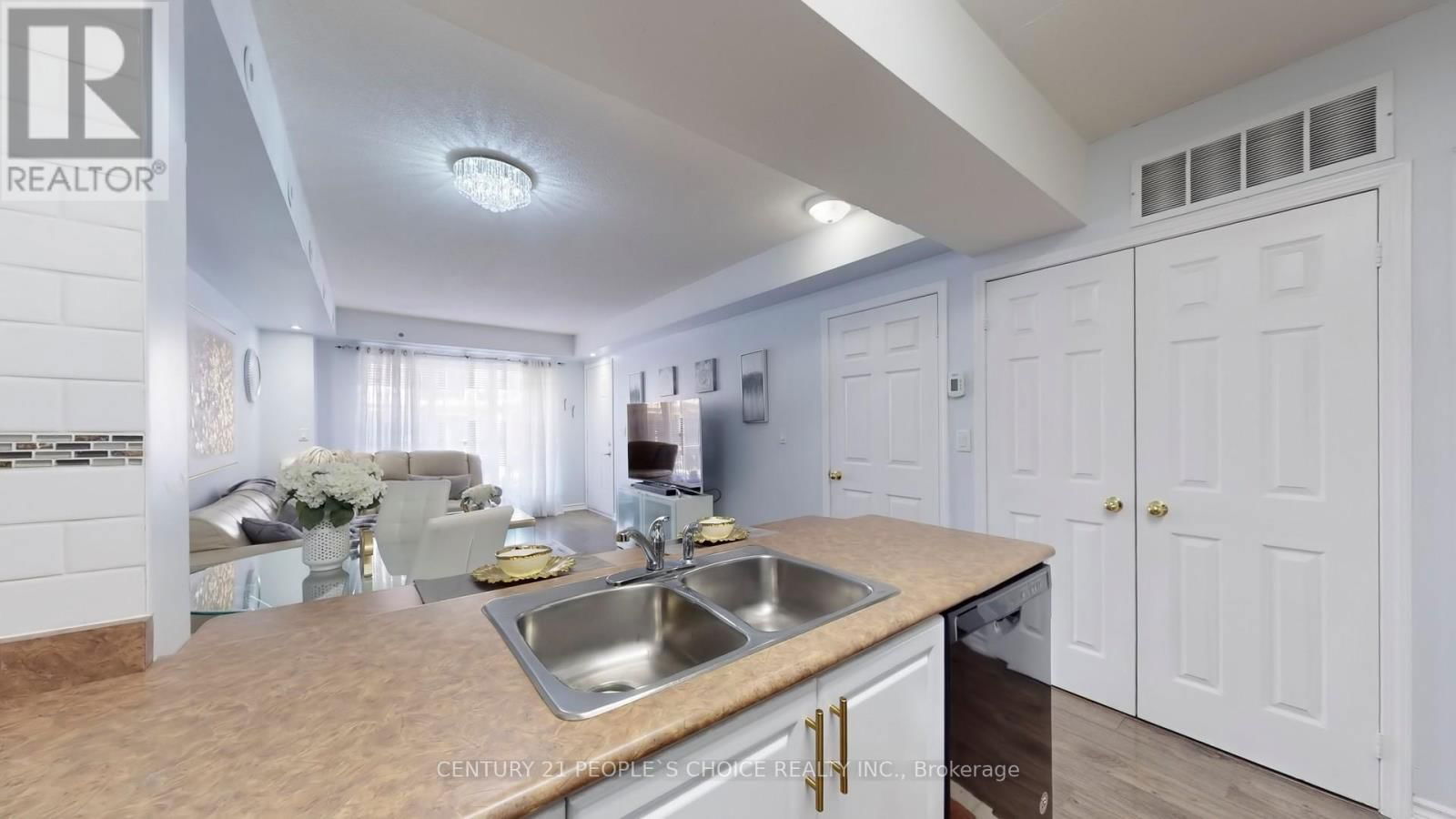 2090 - 3045 FINCH AVENUE WEST Image 13