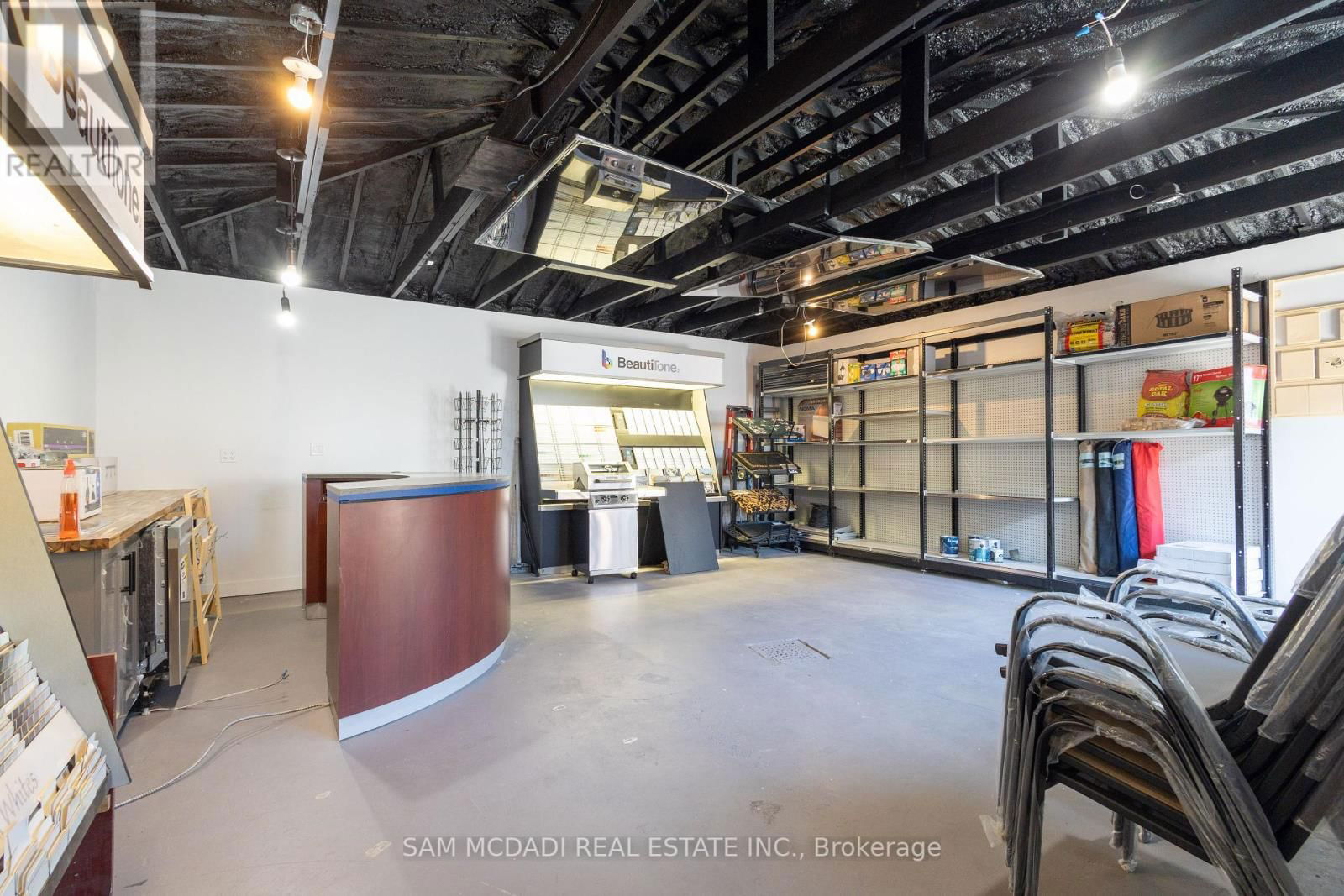 1212 DUFFERIN STREET Image 12