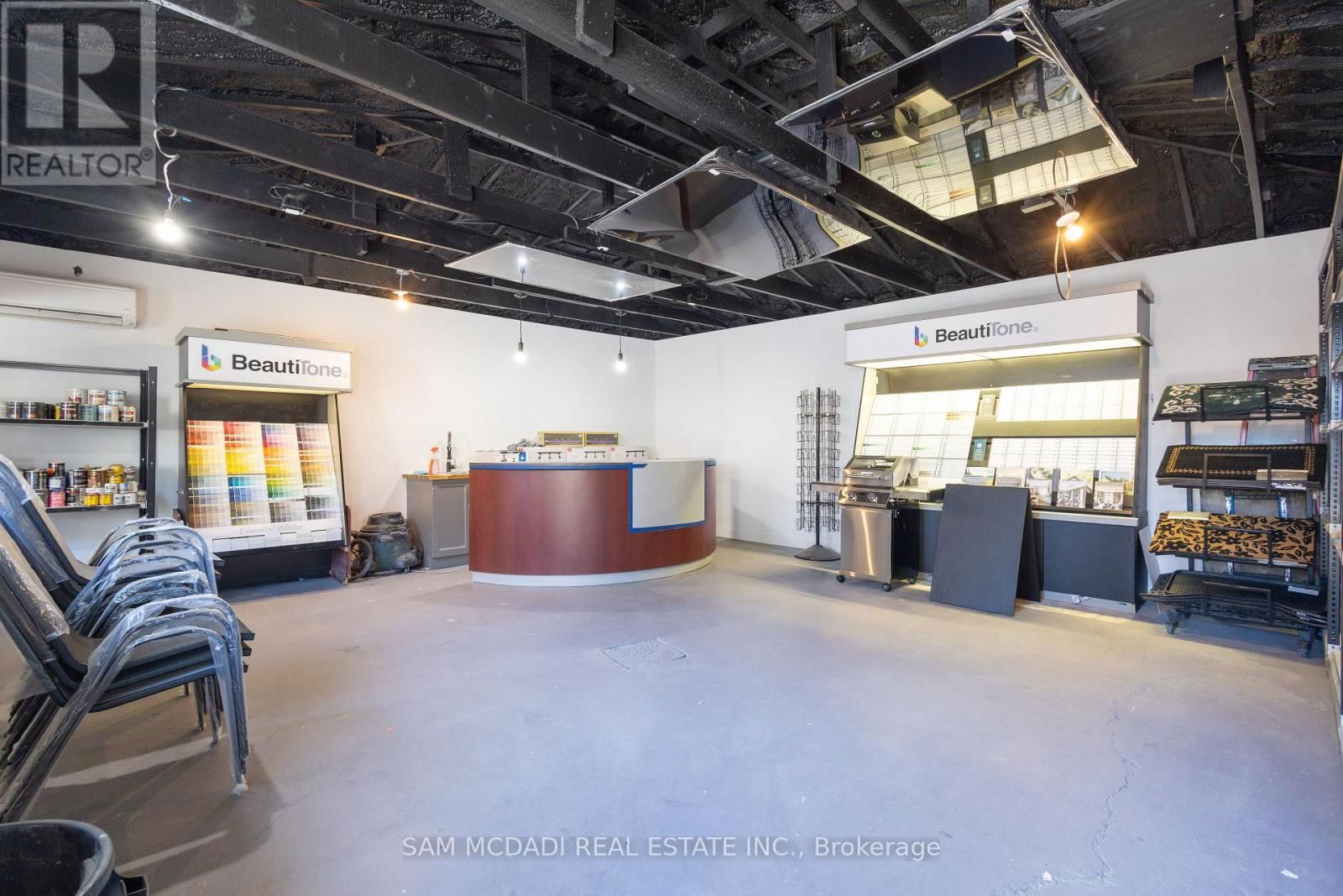 1212 DUFFERIN STREET Image 13