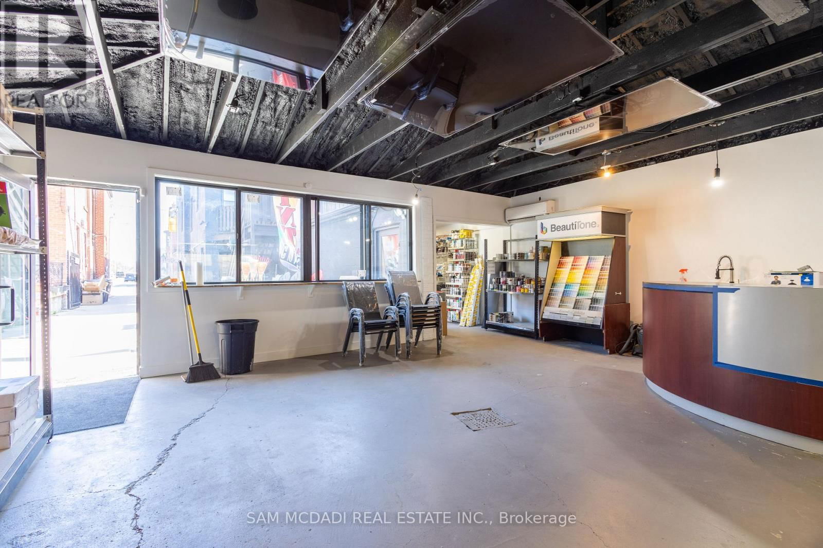 1212 DUFFERIN STREET Image 14