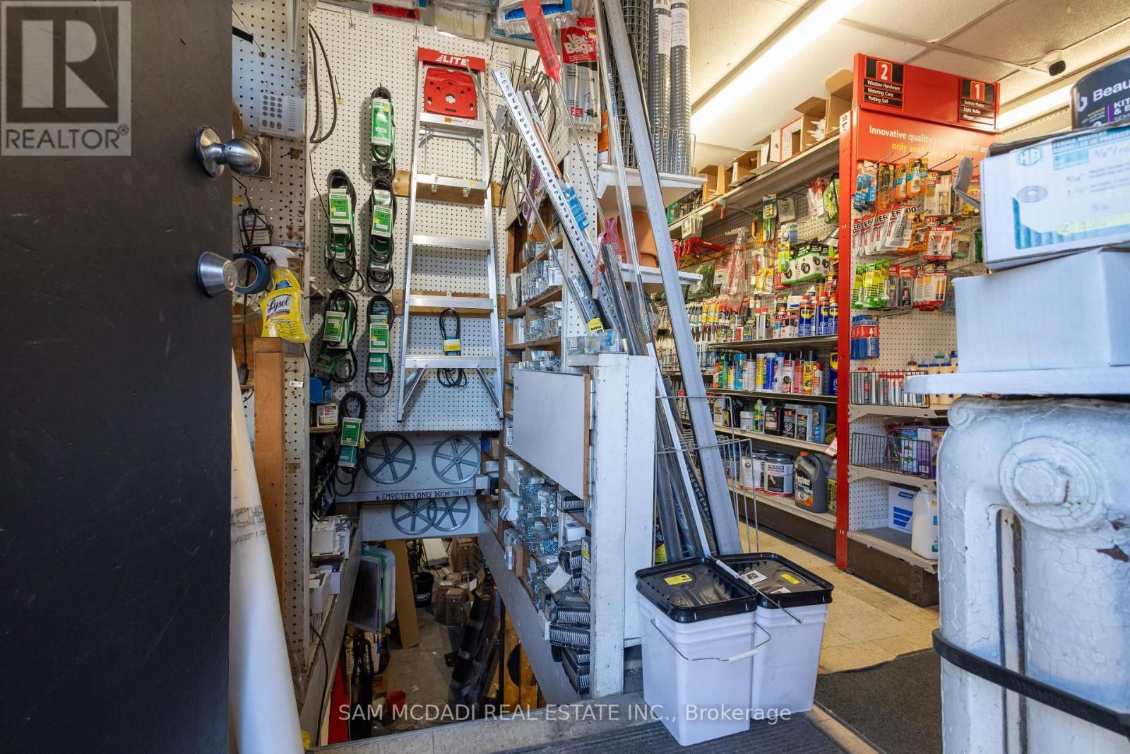 1212 DUFFERIN STREET Image 16