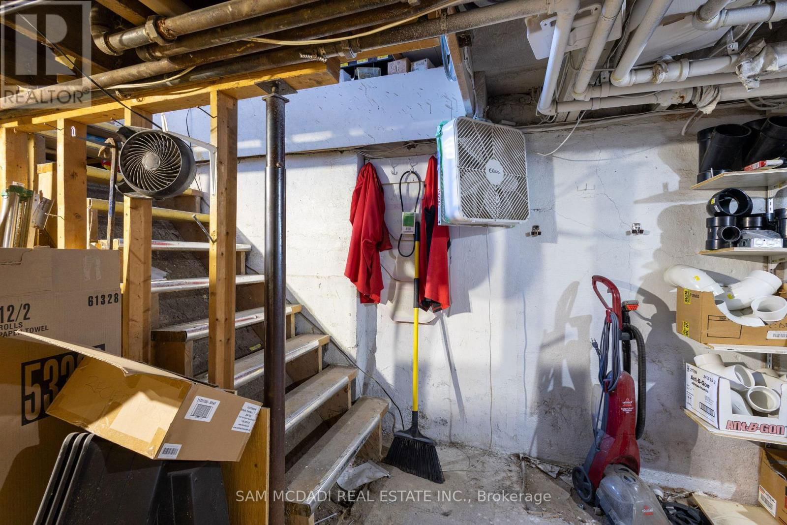 1212 DUFFERIN STREET Image 21