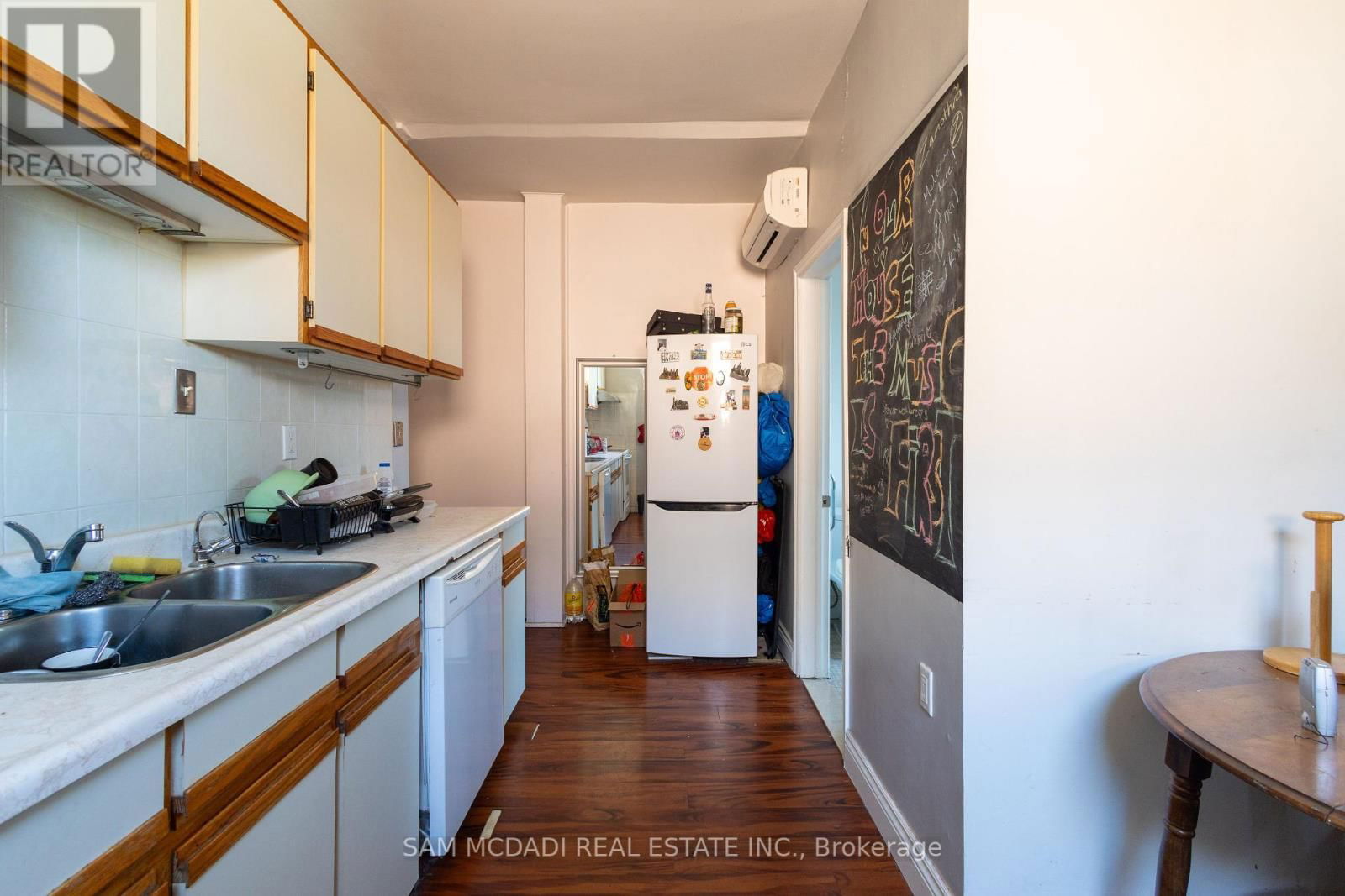 1212 DUFFERIN STREET Image 25