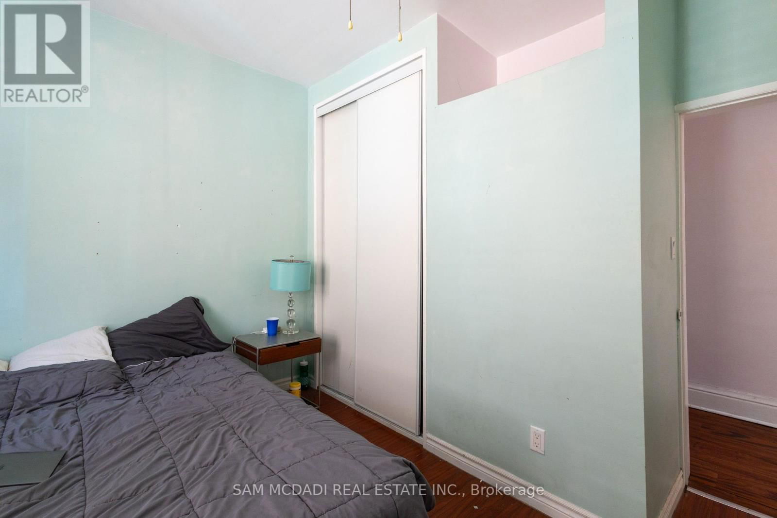 1212 DUFFERIN STREET Image 33