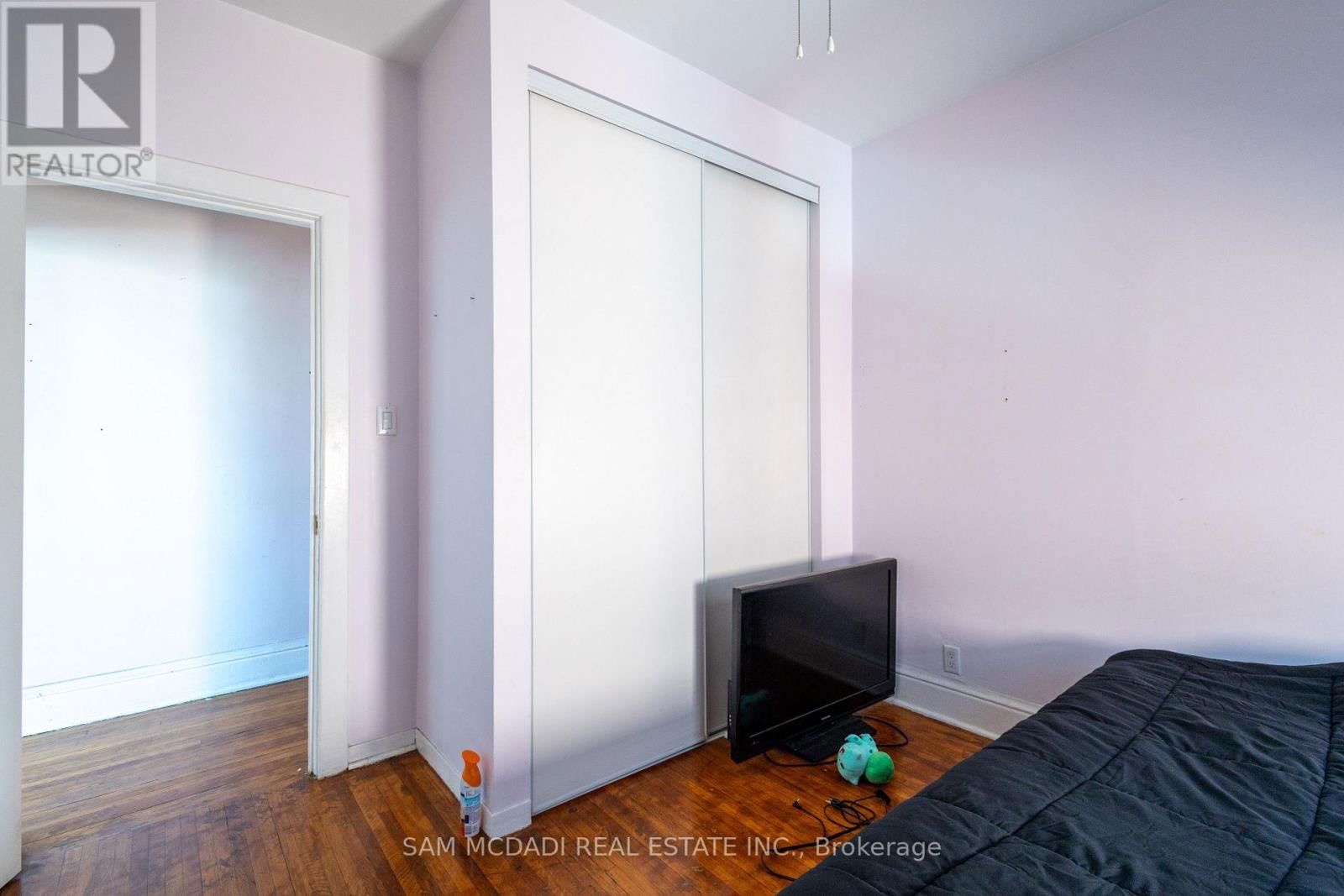 1212 DUFFERIN STREET Image 35