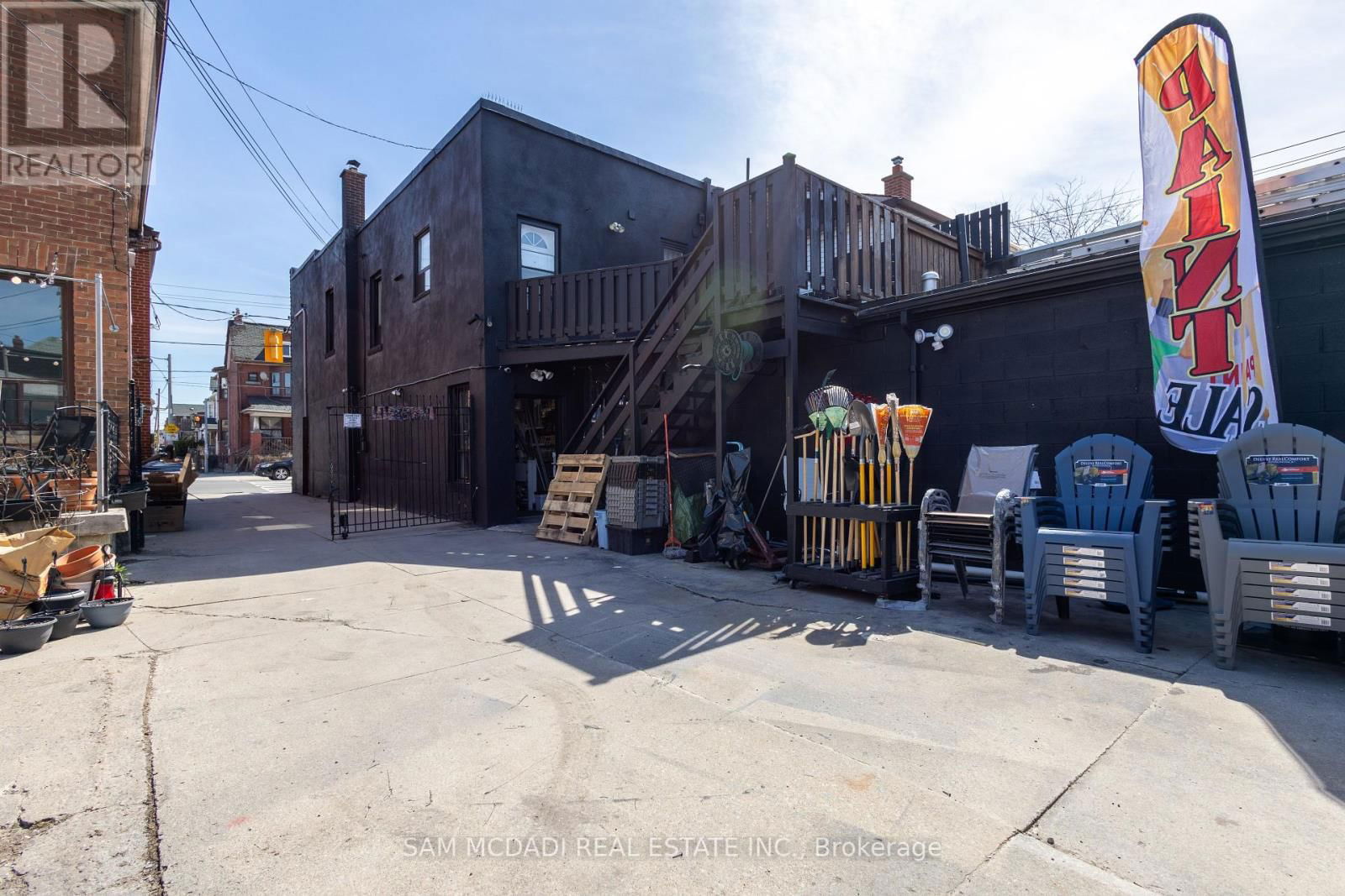 1212 DUFFERIN STREET Image 39